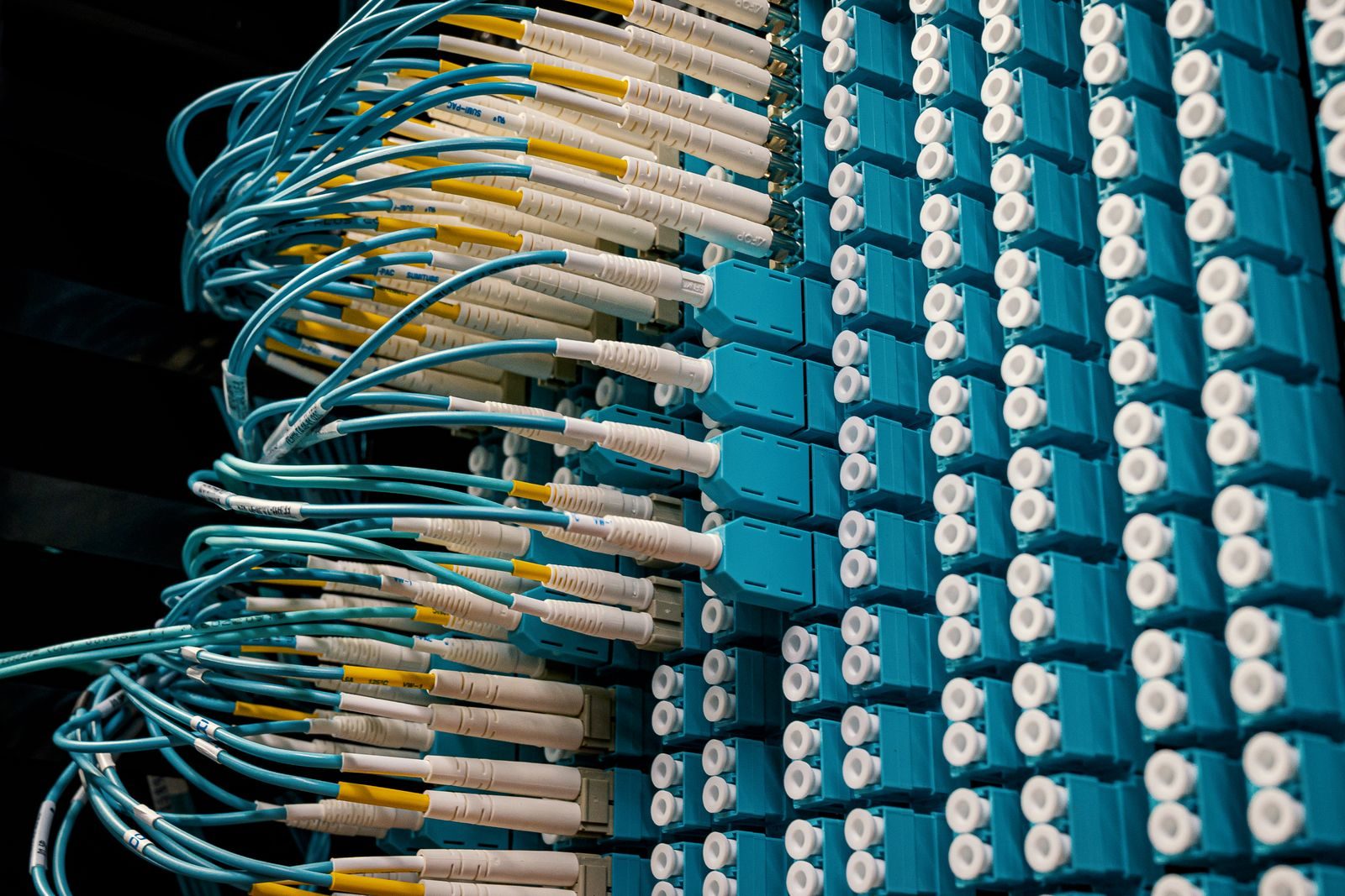 Panel de fibra óptica con conectores